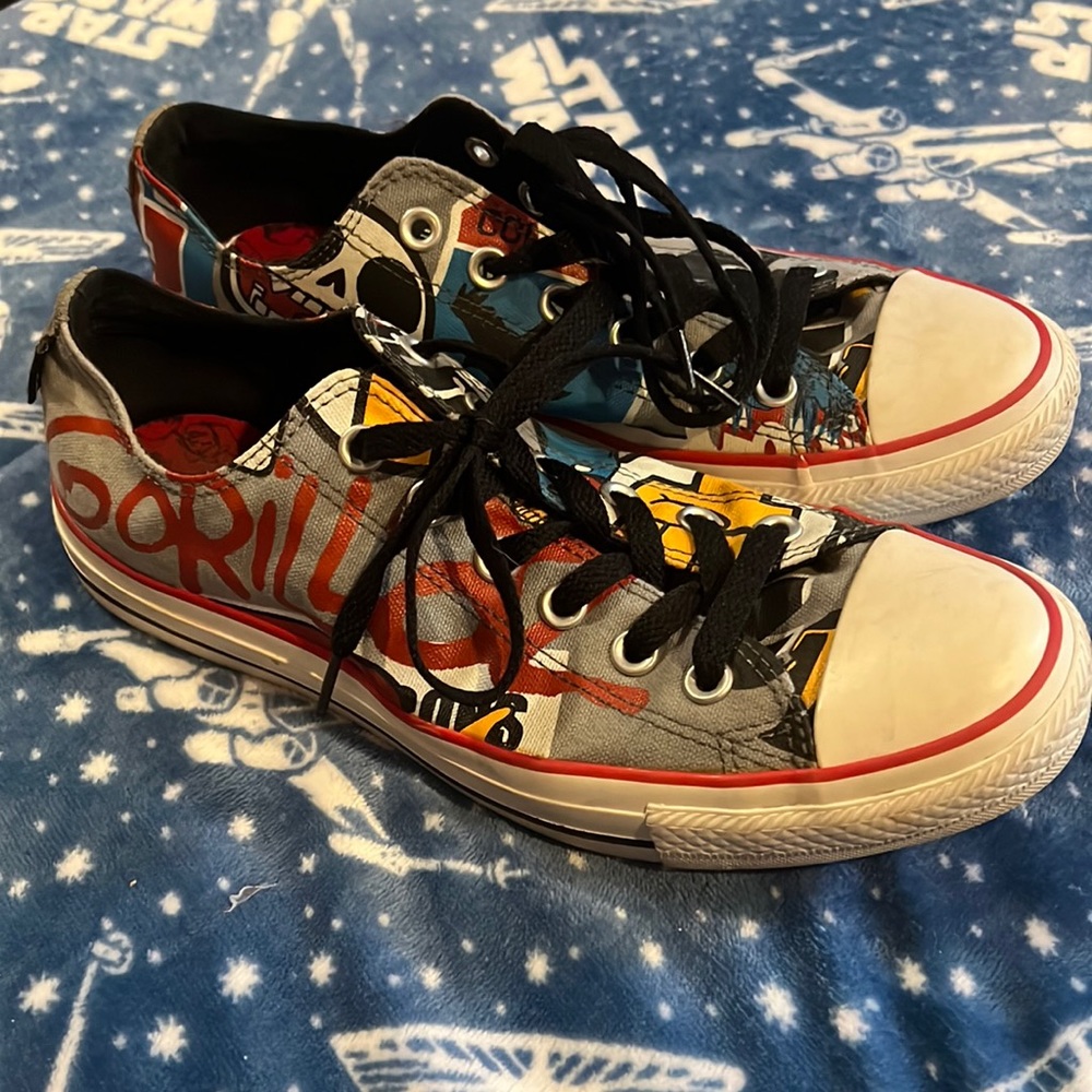 Converse Chuck Taylors low GORILLAZ size 7 men’s 9 women’s